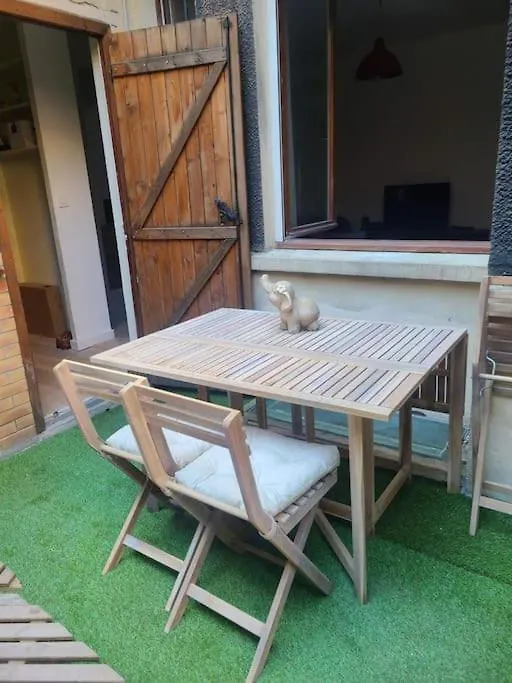 Au Coeur De Menilmontant Apartmán *
